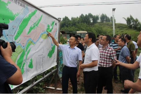 宜宾市市长杜紫平深入水厂调研指导工作