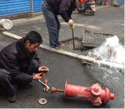 城市“红衣卫士”的守护者