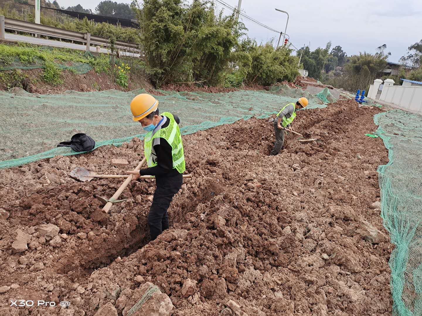 建恒公司五水厂取水泵房冷却水管 应急安装工程顺利开工