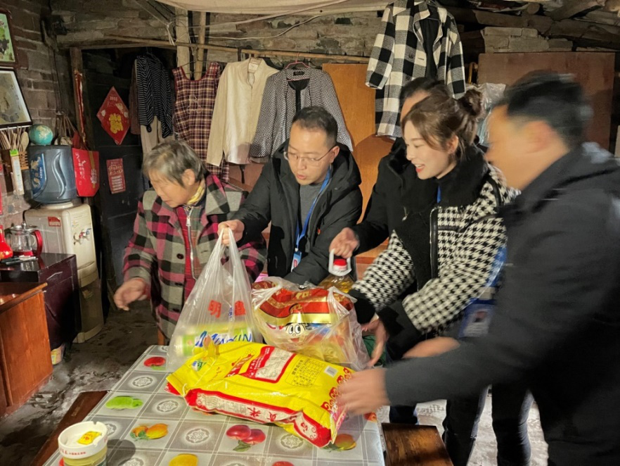 节前慰问送温暖，情系下渡口社区困难群众